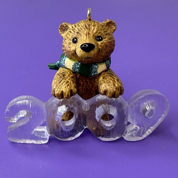 Hallmark Cool Decade 2009 Brown Bear Polar Animal Figurines Dated Discontinued - Picture 1 of 5